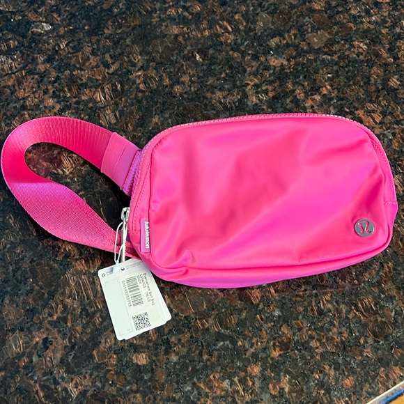 Everywhere belt bag 1L - Picture 1 of 4